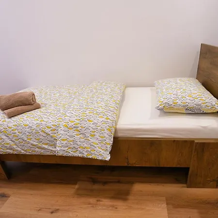 Apartment Metro 7 *