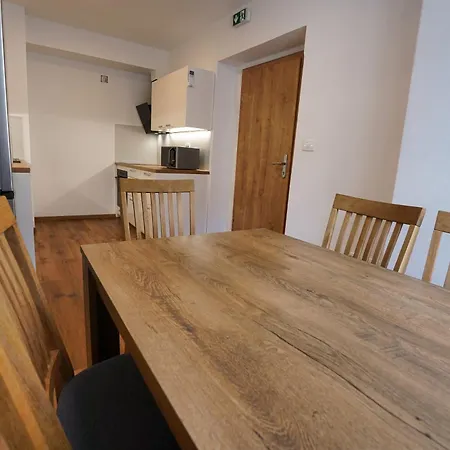 Metro 7 * ليوبليانا