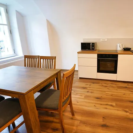 Apartment Metro 7 *