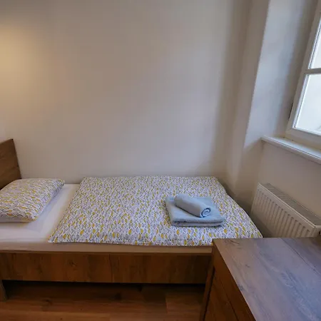 Apartment Metro 7 *