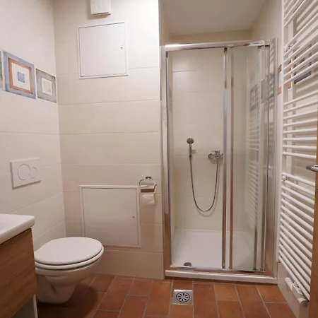 Metro 7 Apartment *