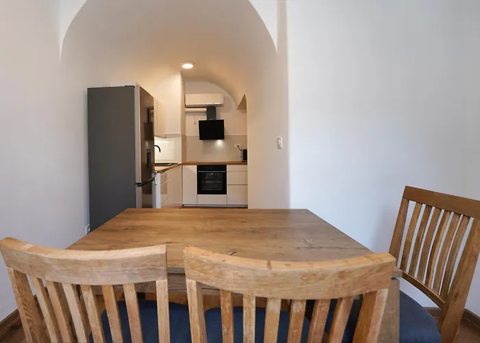 Апартаменты Metro 7 *